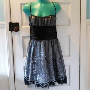 Jump Apparel 9/10 prom dinner formal dress